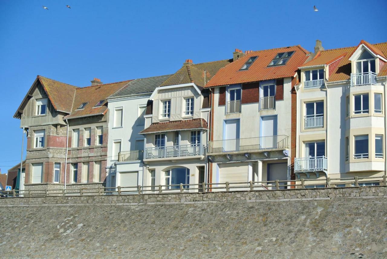 Villa Face A La , L Artiste